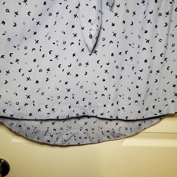 Free People Blue Abstract Floral Print Tie Front Blouse Size Medium - Picture 4 of 9